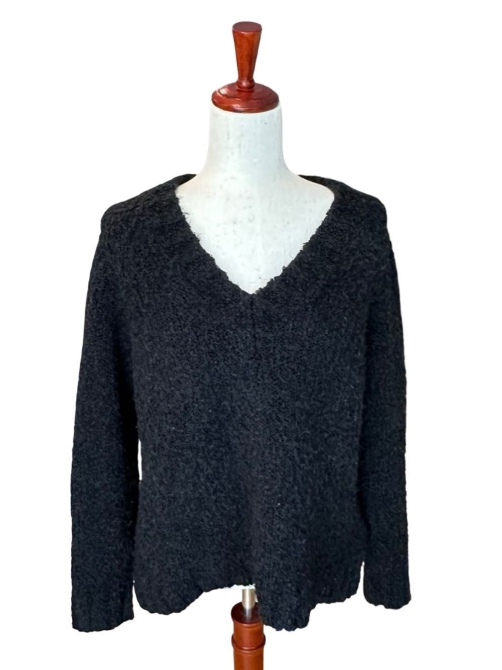 ☄️FIRM☄️ Universal Thread V-Neck Pullover Textured-Fuzzy Black Medium